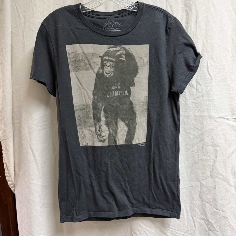 American Eagle Y2K Big Chimpin Graphic T-Shirt Mens XS Gray Athletic Fit Cotton